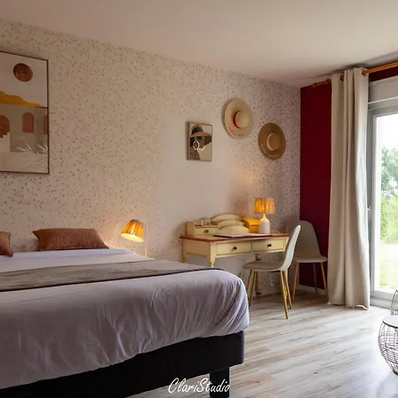 Logis La Bergerie 3 Etoiles Restaurant Savoureux Ξενοδοχείο Saint-Pierre-Lafeuille