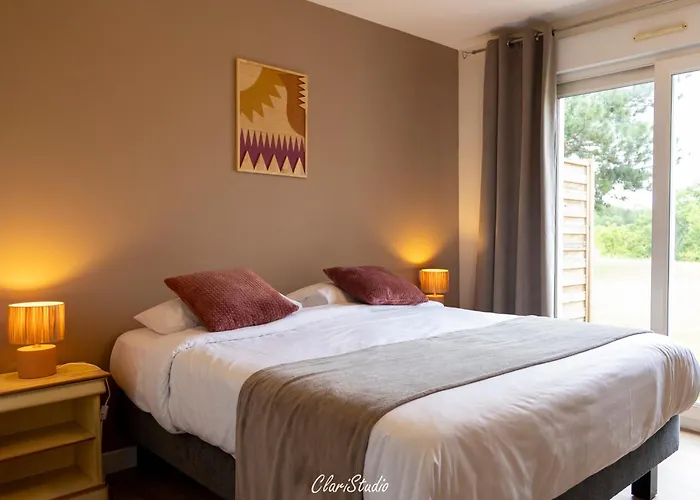 Logis La Bergerie 3 Etoiles Restaurant Savoureux 3* Saint-Pierre-Lafeuille