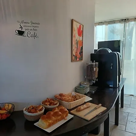 Hotel Logis La Bergerie 3 étoiles Restaurant Savoureux 3*