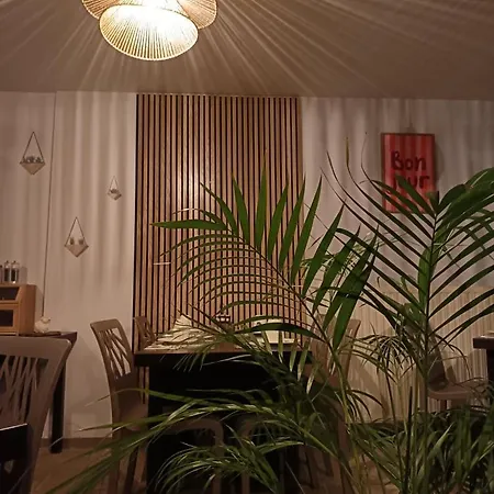 Logis La Bergerie 3 étoiles Restaurant Savoureux 3* Saint-Pierre-Lafeuille